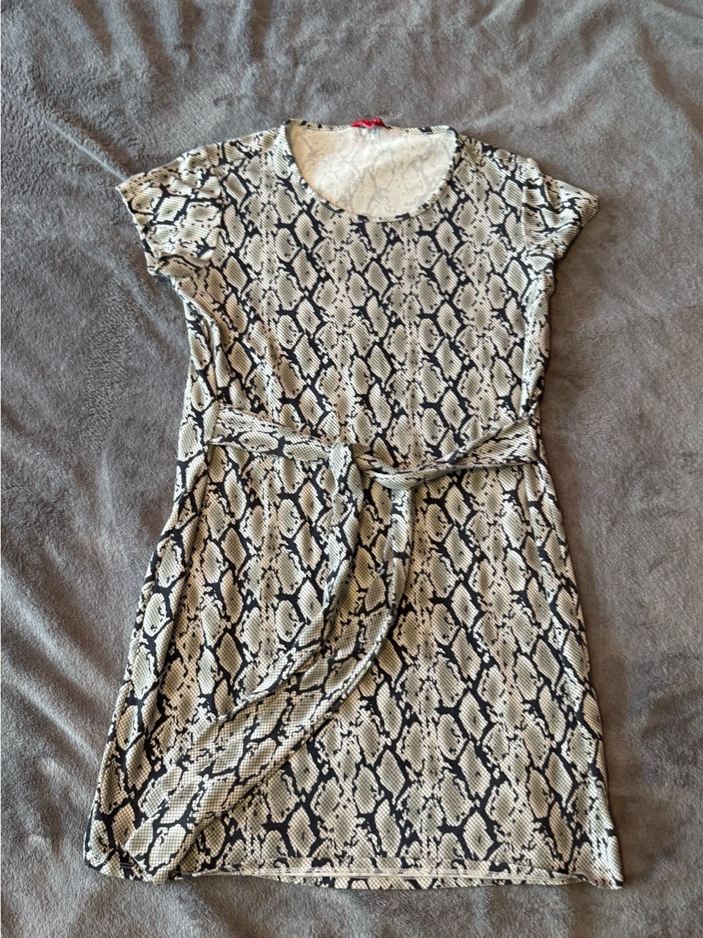 Guess Snake Print Short Sleeve Belted Dress - Black & Cream